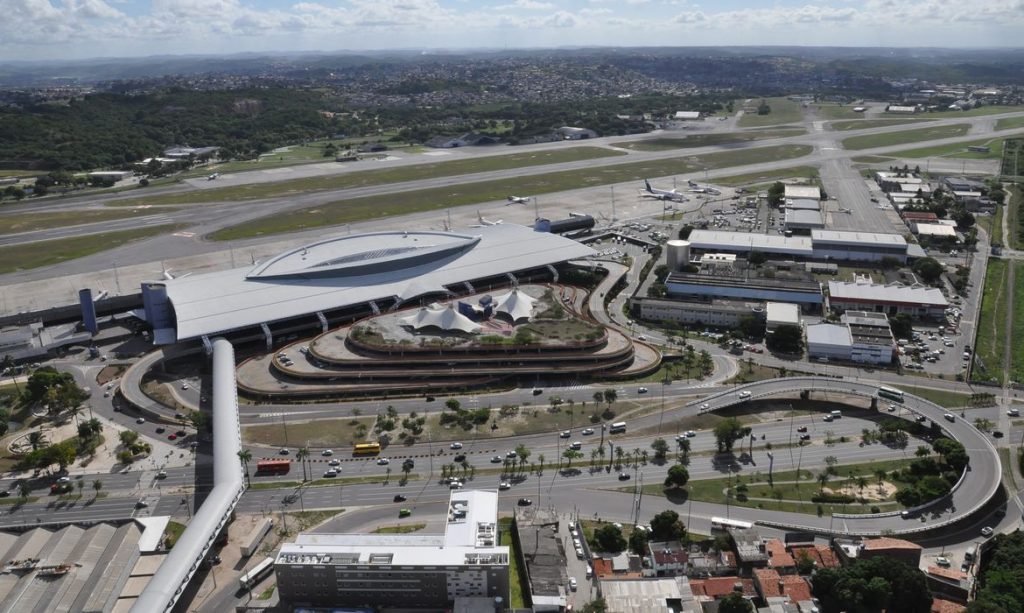 aviao-que-buscara-vacinas-na-india-parte-amanha-a-noite-do-recife