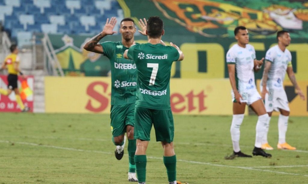 cuiaba-goleia-guarani-por-4-a-0-na-serie-b