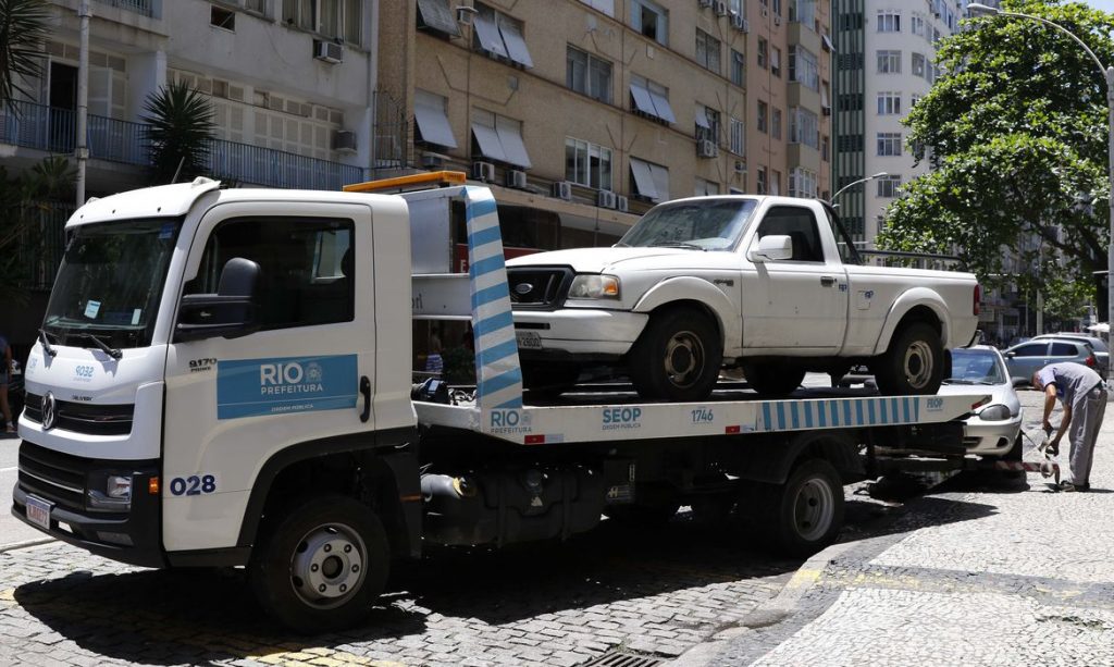 rio:-bloqueios-impediram-aglomeracoes-na-orla-no-reveillon