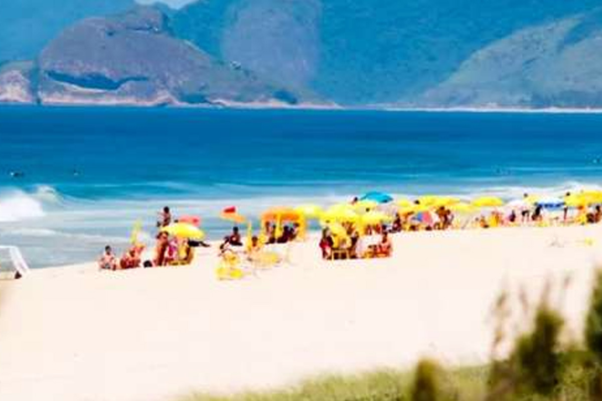 Polícia interrompe festa de swing em praia do Rio de Janeiro