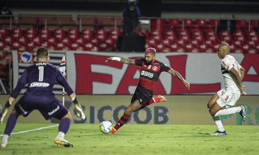 brasileiro:-flamengo-mira-g4-e-sao-paulo-fugir-da-zona-de-descenso