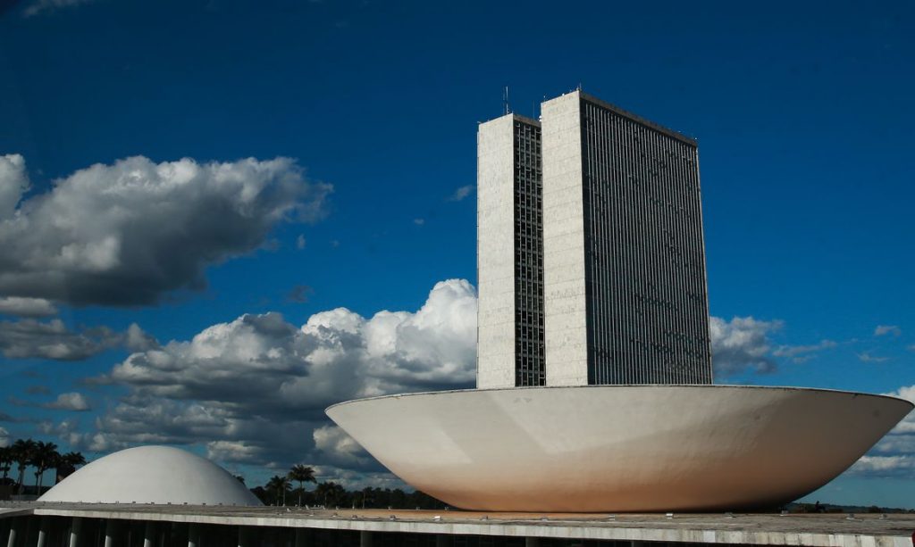 camara-dos-deputados-rejeita-pec-do-voto-impresso