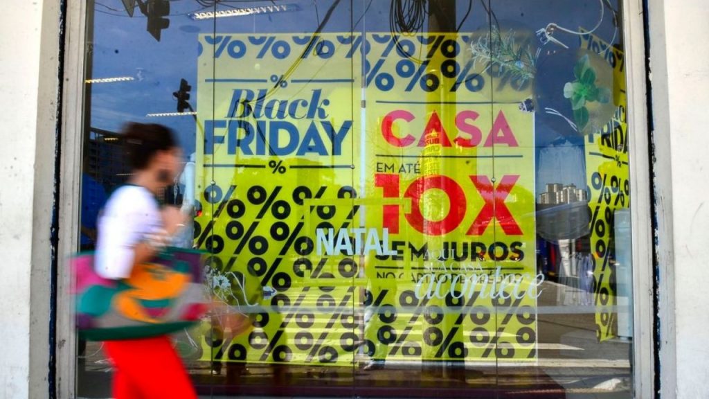 Entidade aponta que Black Friday em 2021 será a mais fraca dos últimos anos.