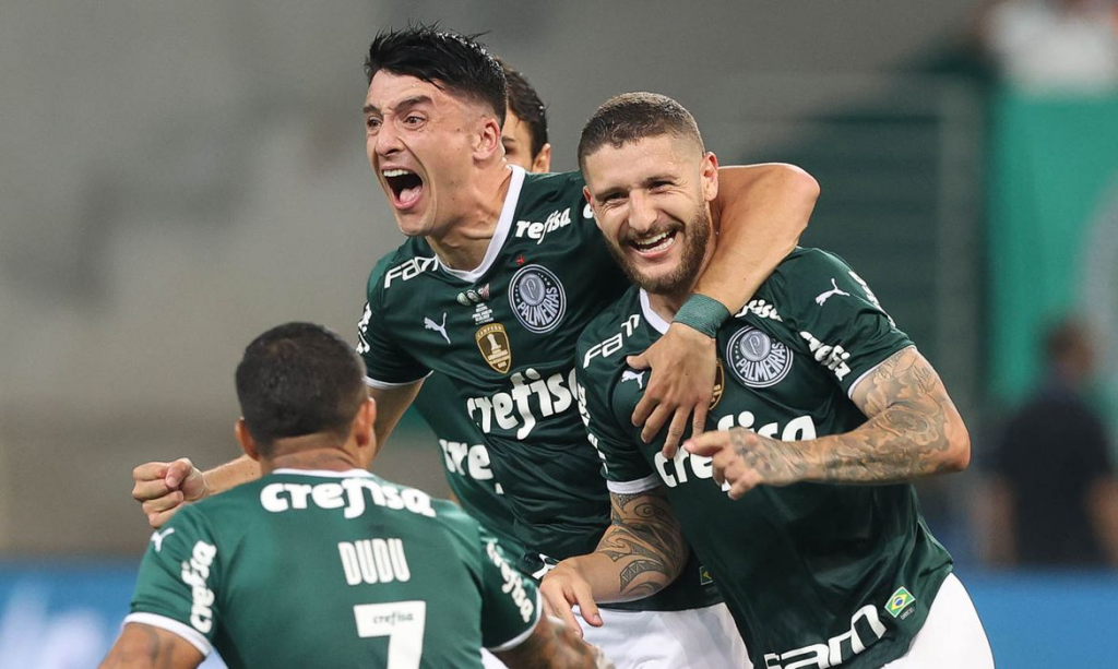 Jogadores do Palmeiras comemoram gol contra Athletico-PR que garantiu o título da Recopa (Cesar Greco/SEP)