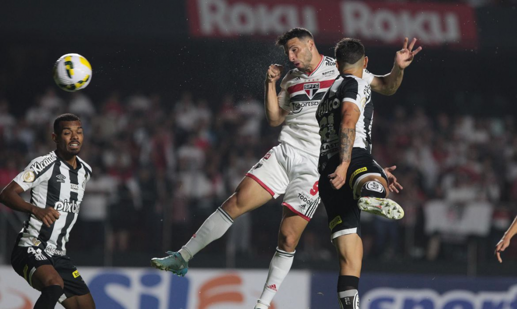 Com pênalti polêmico São Paulo vence Santos (Reprodução/SPnet)