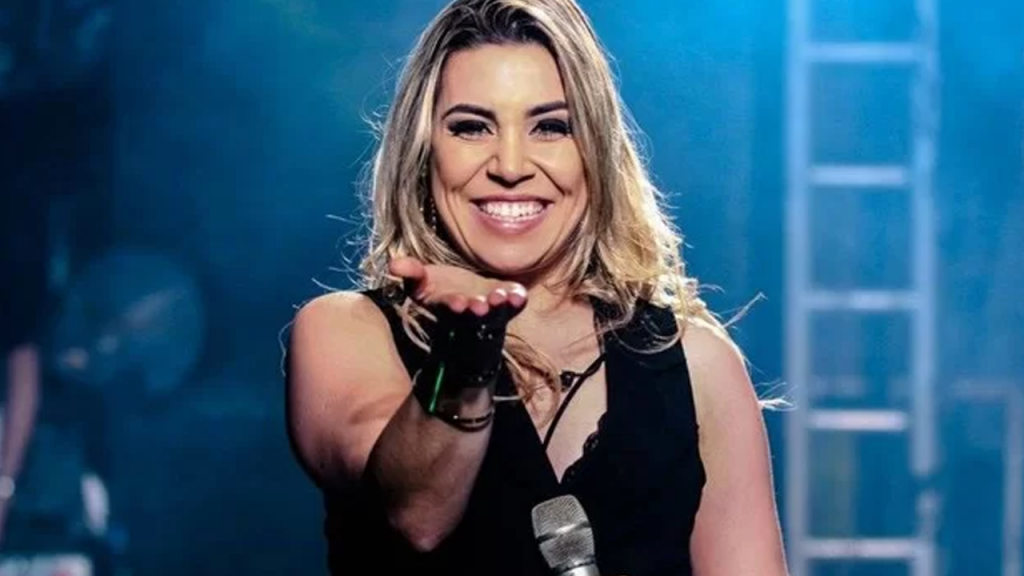 Naiara Azevedo: calça pode estar rasgada mas o show não pode parar! (Divulgação)