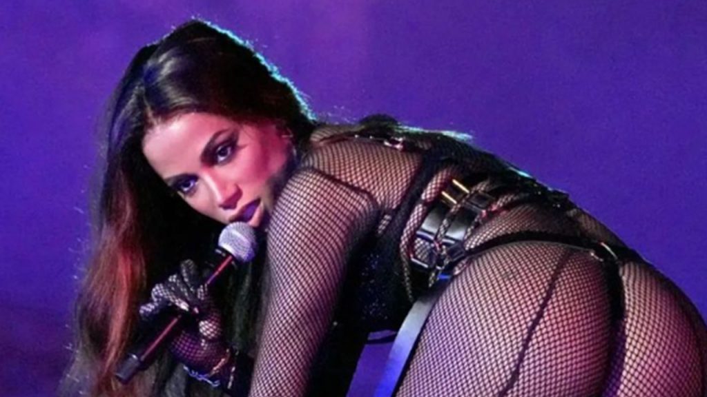 Anitta esbanja boa forma e bumbum impressiona seguidores em registro (Instagram)