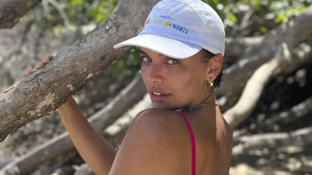 Giovana Cordeiro curte a Praia de Pipa e compartilha registro, encantando seguidores (Instagram)