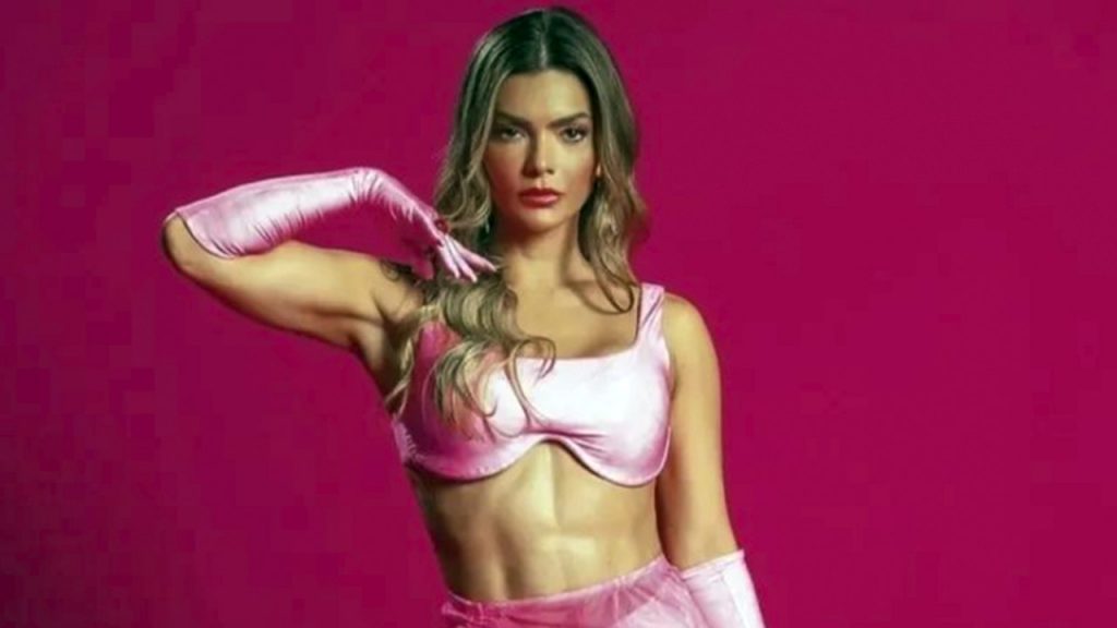 Kelly Key arrasa em ensaio e publica vídeo para homenagear a Barbie (Instagram)