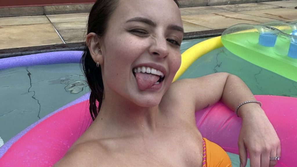 Larissa Manoela deslumbra seguidores com sua beleza em dia de piscina (Instagram)