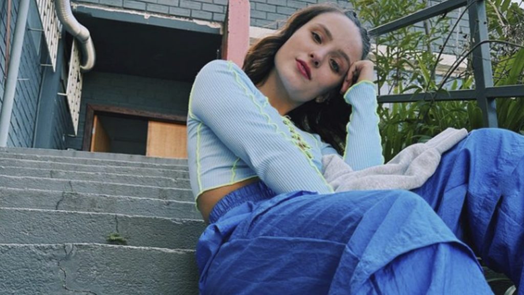 Larissa Manoela encantou seguidores dançando nova coreografia no Tik Tok (Foto: Instagram)