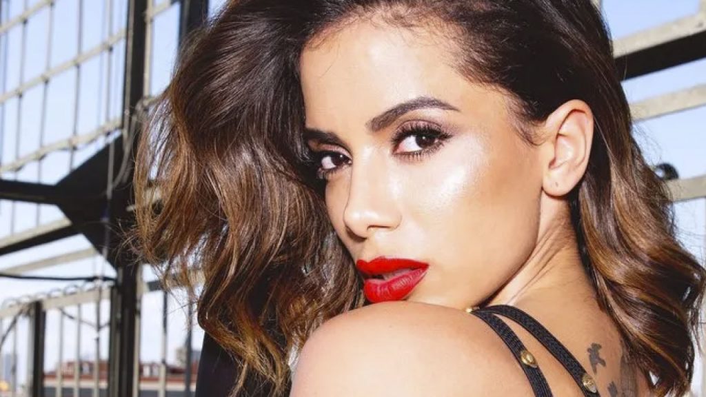 Anitta fez revelações sobre sua atual vida amorosa e provocou reações dos fãs (Reprodução)