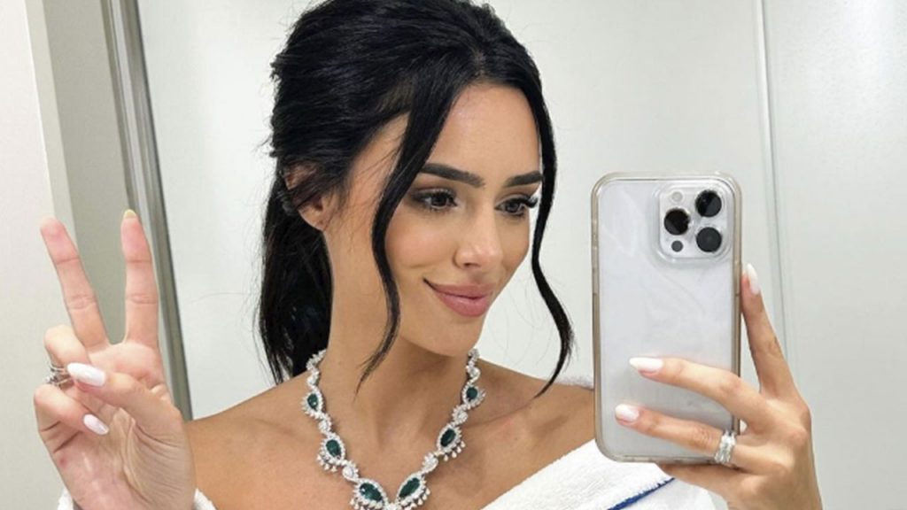 Bruna Biancardi compartilha com seguidores look escolhido para passear na Arábia