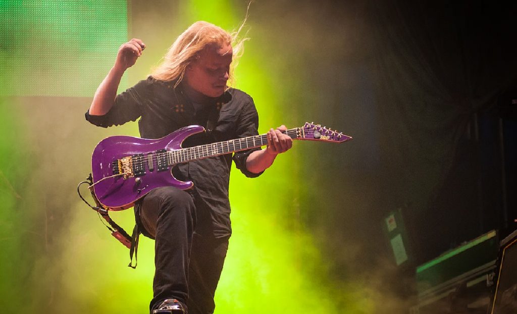 Emppu Vuorinen em performance do Nightwish em 2013 no Ilosaarirock festival na Finlândia (Foto: Tuomas Vitikaines/CC)