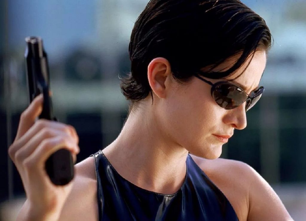 Carrie Anne Moss em Matrix (Reprodução)