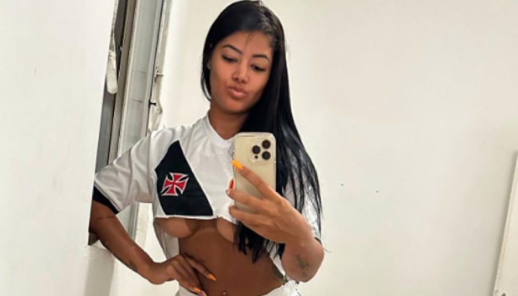 Bia Fernandes, musa do Vasco, sofreu preconceito por ser 'gostosa demais' (Foto: Reprodução/Instagram)