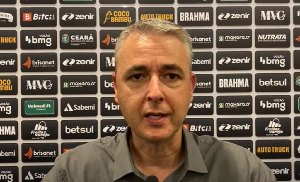 Botafogo contratou o técnico Tiago Nunes