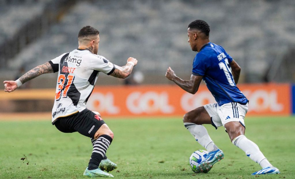 Cruzeiro ficou no quase e só empatou na rodada