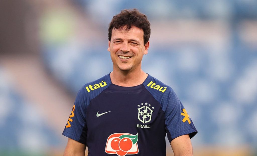 Fernando Diniz falou com a imprensa após a convocação