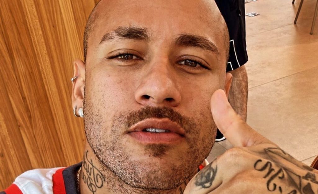 Neymar apareceu careca nas redes sociais