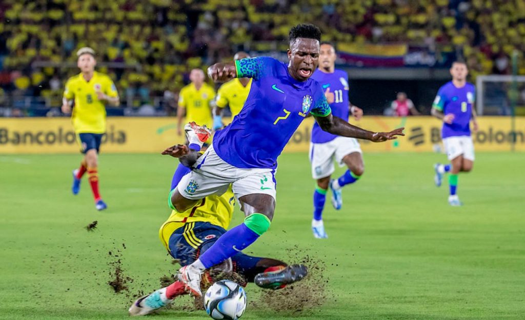 Vinicius Jr está fora do próximo jogo do Brasil