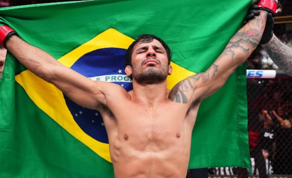 Alexandre Pantoja é o campeão dos moscas no UFC