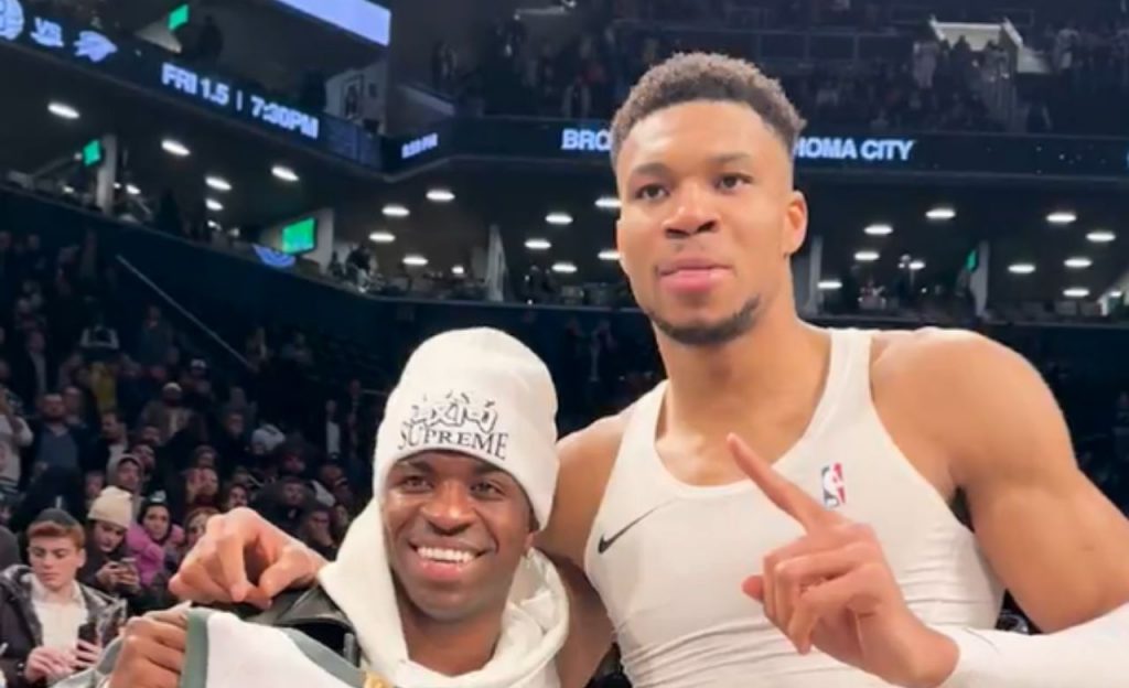 Vinicius Jr posou para a foto com Antetokoumpo