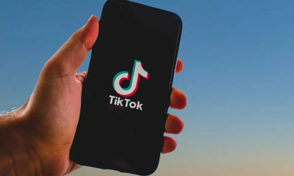 TikTok sofre multa pesada da autoridade regulatória na Itália