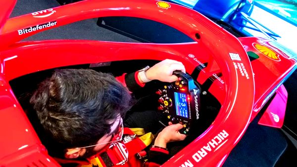 Simulador de corrida de última geração da Ferrari (Foto: Ferrari Museum)