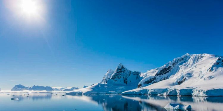 Aumento do oceano na Antarctica está mais rápido que o esperado e alerta cientistas