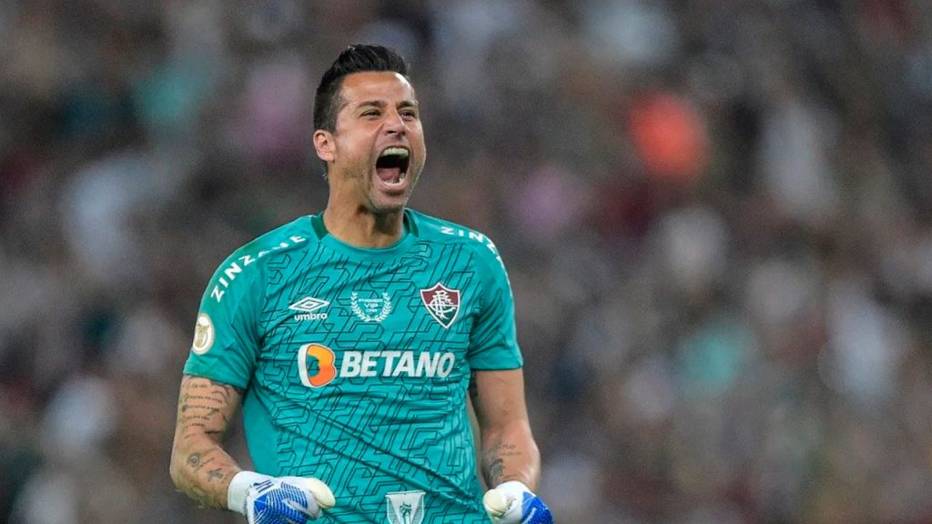 Goleiro Fábio brilhou na vitória do Fluminense sobre o Grêmi nos pênaltis, pela Copa Libertadores