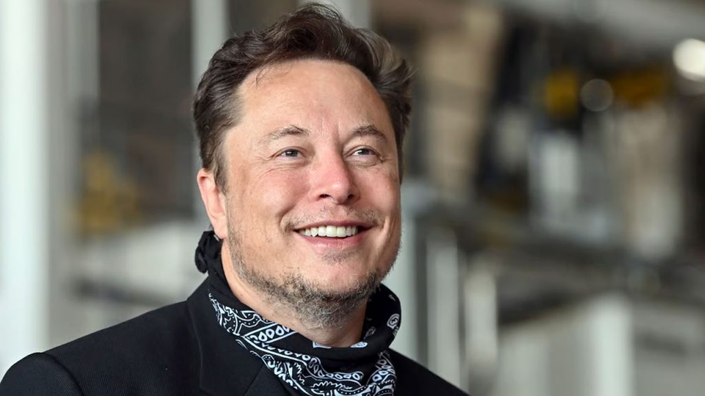 Elon Musk está contratando profissionais para trabalho remoto de qualquer parte do mundo