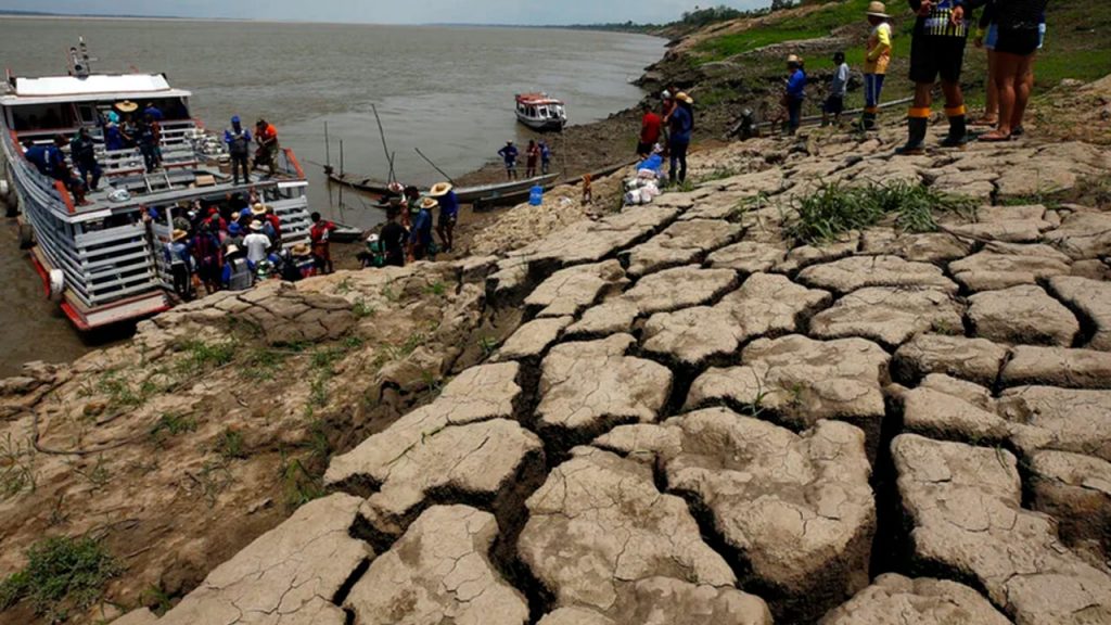 Equador enfrenta uma das piores secas da história e sofre com apagões e várias províncias