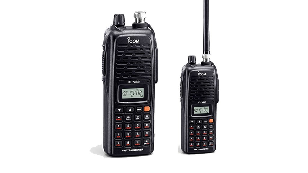 Modelo de walkie-talkie da ICOM, similar aos que explodiram nos atentados do Líbano