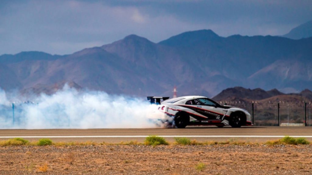 Nissan GT-R de 2016 estabeleceu o recorde de drift mais rápido do mundo