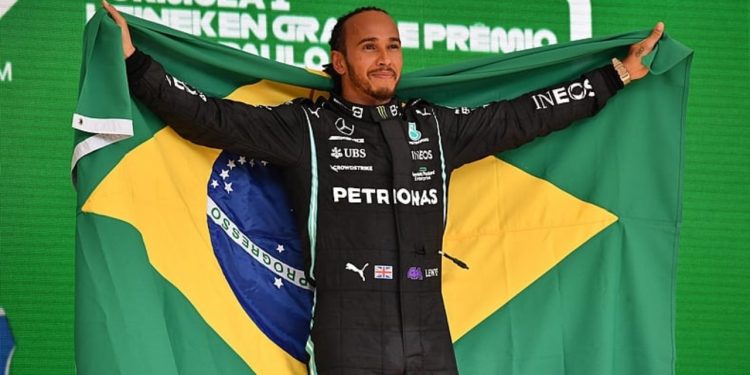 Lewis Hamilton pilotará a McLaren MP4/5B de Ayrton Senna em homenagem no GP de São Paulo de Fórmula 1