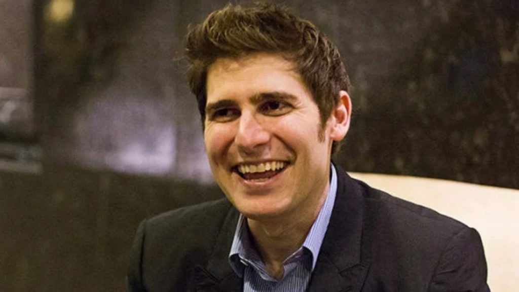 Eduardo Saverin é o brasileiro mais rico da história, com uma fortuna estimada em R$ 155,9 bilhões