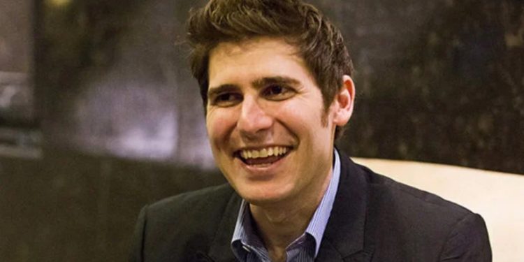 Eduardo Saverin é o brasileiro mais rico da história, com uma fortuna estimada em R$ 155,9 bilhões