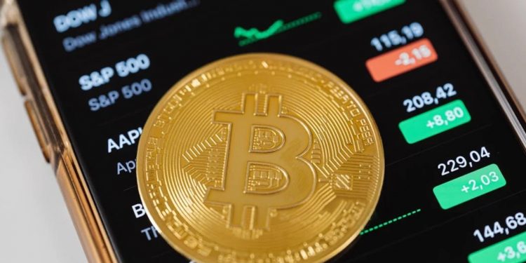 Confirmação da vitória de Donald Trump impulsionou o dólar e o Bitcoin a novos recordes