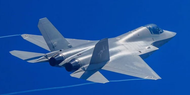 A China anunciou a adoção do J-35A, um novo caça stealth de peso médio