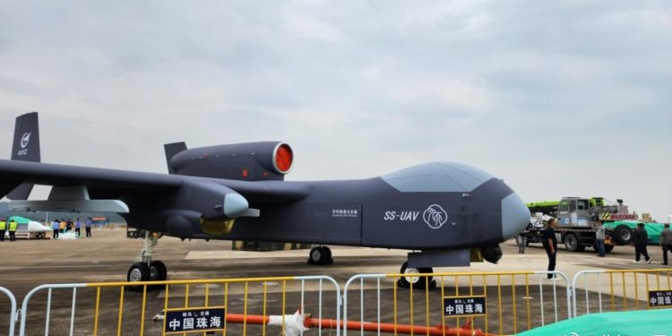 China apresentou o Jiu Tian, um grande drone "porta-drones" que pode lançar enxames de drones menores