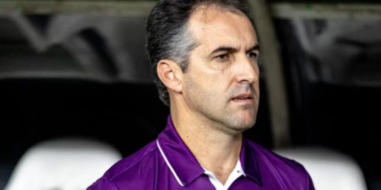 O técnico Léo Condé promoveu uma verdadeira arrancada do Ceará na série B