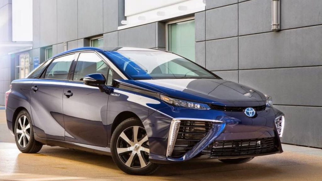 Toyota Mirai é o primeiro modelo comercial de carro movido a hidrogênio