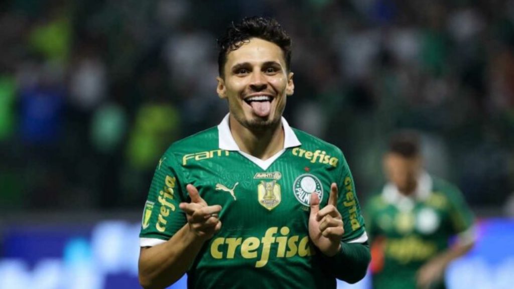 Raphael Veiga é um dos destaques do Palmeiras na reta final do Brasileirão