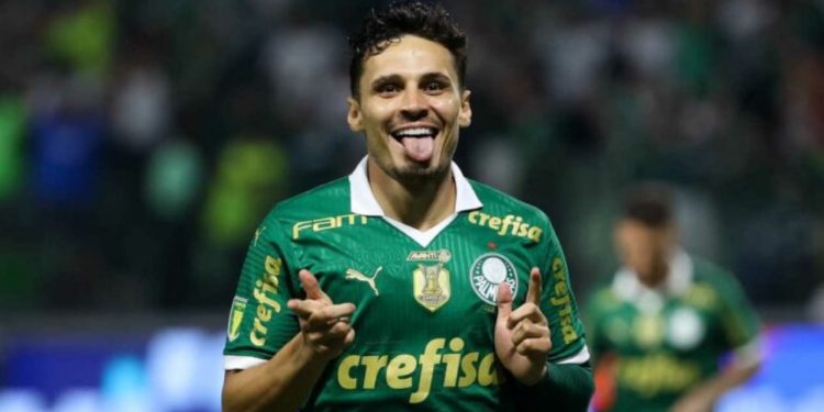 Raphael Veiga é um dos destaques do Palmeiras na reta final do Brasileirão