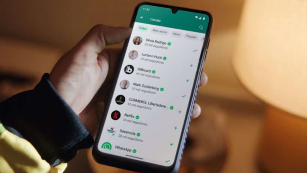 WhatsApp lança o modo walkie talkie para grupos, facilitando mensagens de áudio instantâneas