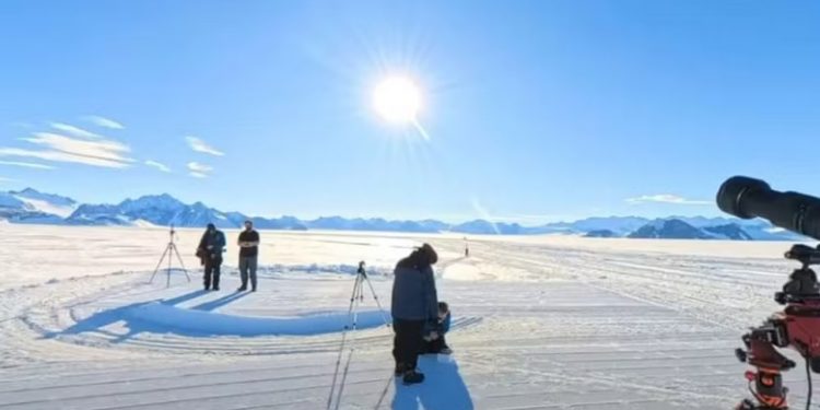 O terraplanista Jeran Campanella testemunhou o sol da meia-noite, impossível para a teoria da Terra plana