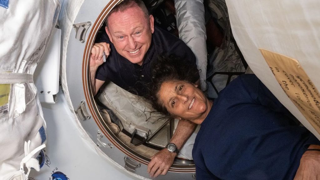 Wilmore e Suni Williams embarcaram na missão da NASA com perspectiva de voltar à Terra em uma semana