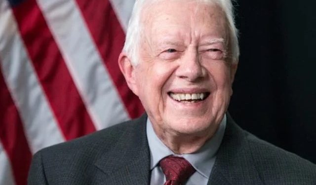 Jimmy Carter faleceu aos 100 anos, enfrentando câncer e recebendo cuidados paliativos