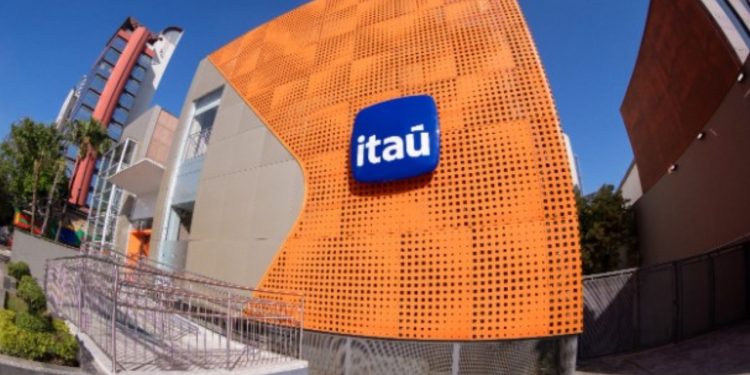 Itaú demite o Chief Marketing Officer Eduardo Tracanella por uso inadequado do cartão corporativo